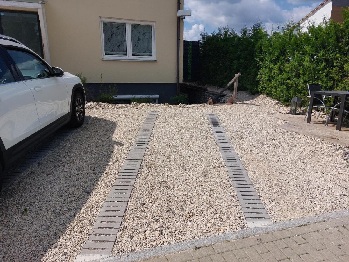 Modernes Souterrain Apartment Black Forest Mit Separatem Eingang Und Kfz-Stellplatz Bad Duerrheim Exterior photo